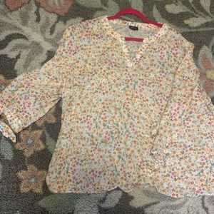 Flowy Floral 2X Jones and Co Blouse